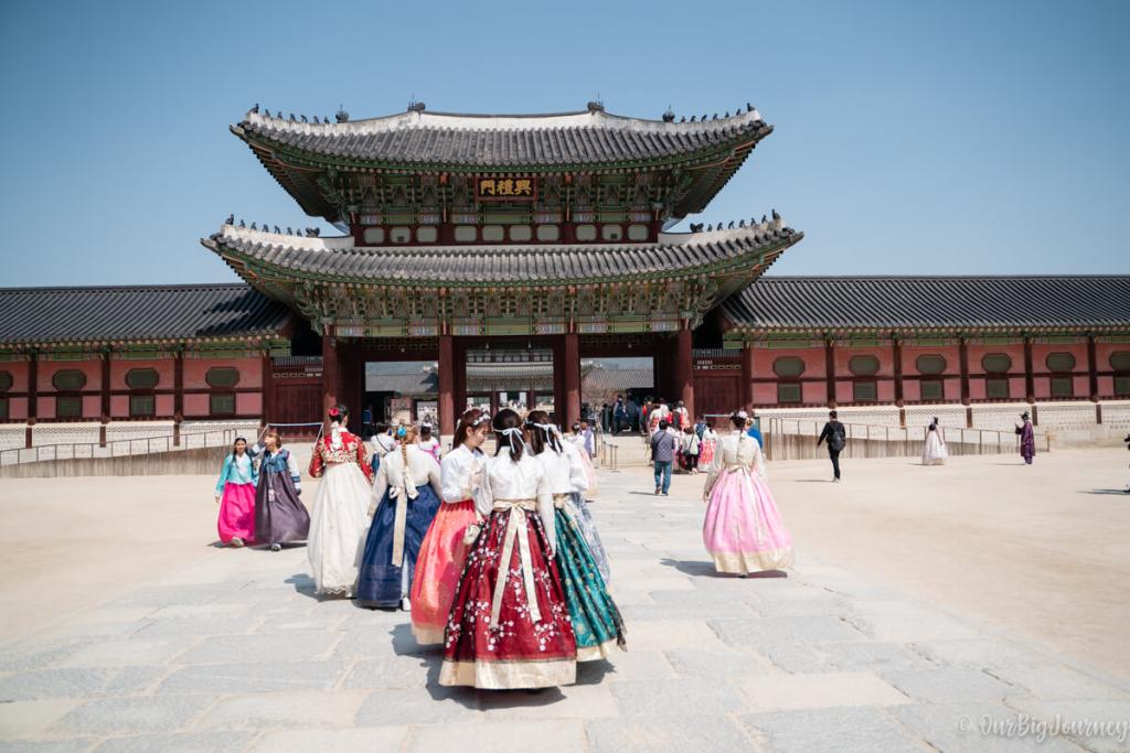 The best cultural tour at Gyeongbokgung Palace VUONS