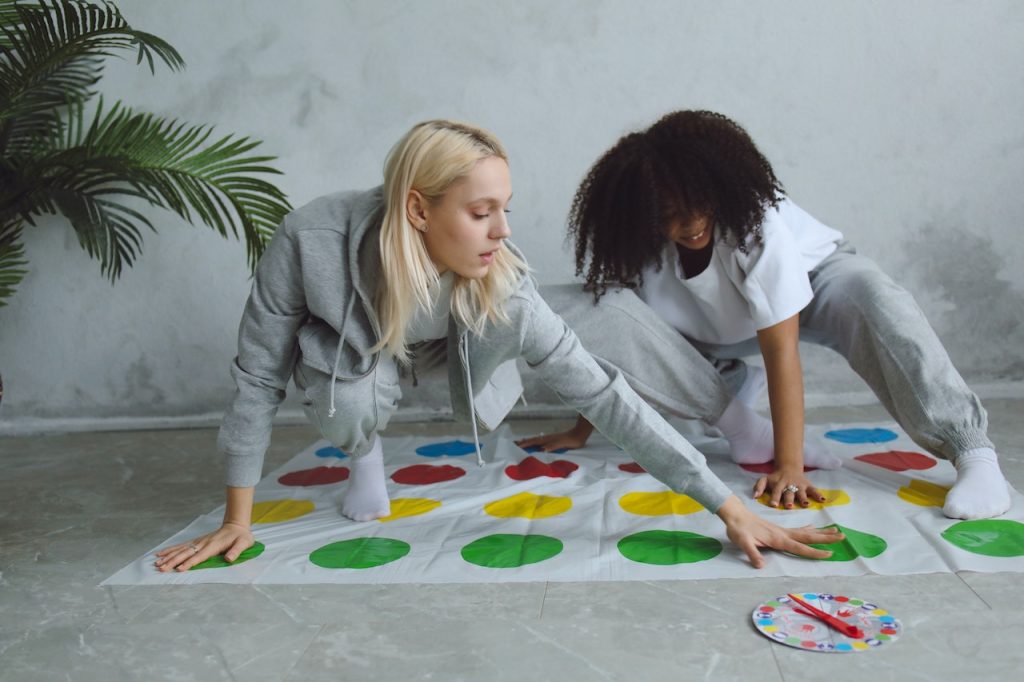 Twister is fun it makes clothes full of stains VUONS